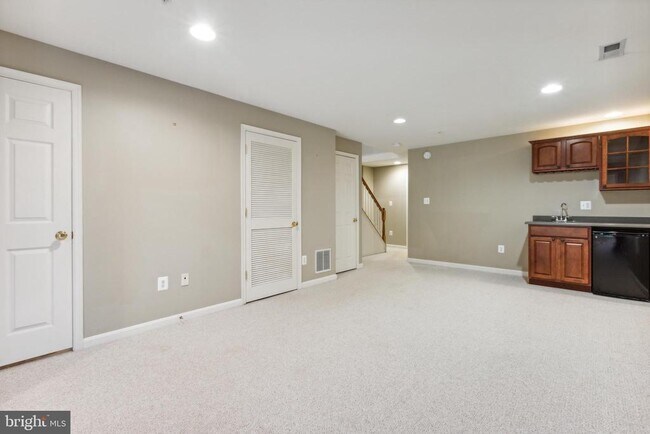 Building Photo - 2482 Jostaberry Way