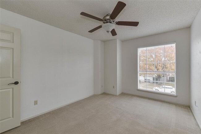 Building Photo - 13210 Marrero Dr