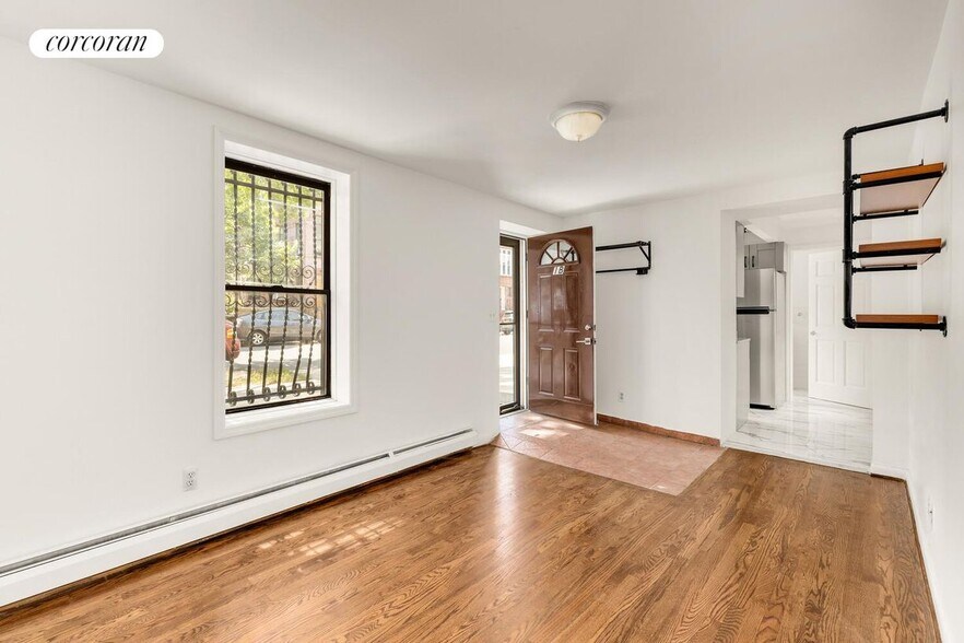 Building Photo - 615 Lincoln Pl