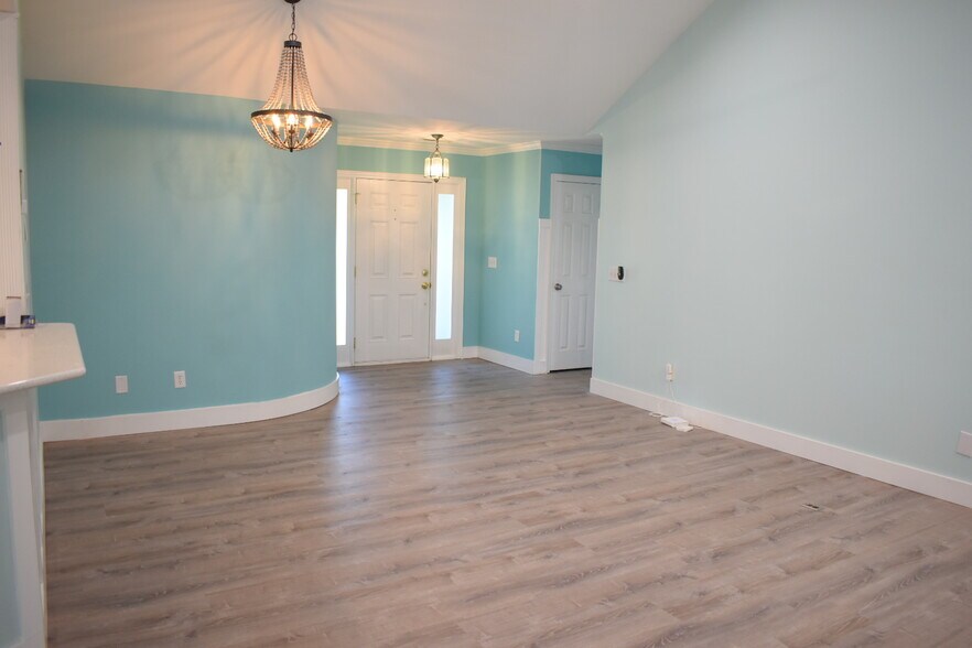 Building Photo - 7002 Hallstead Ct