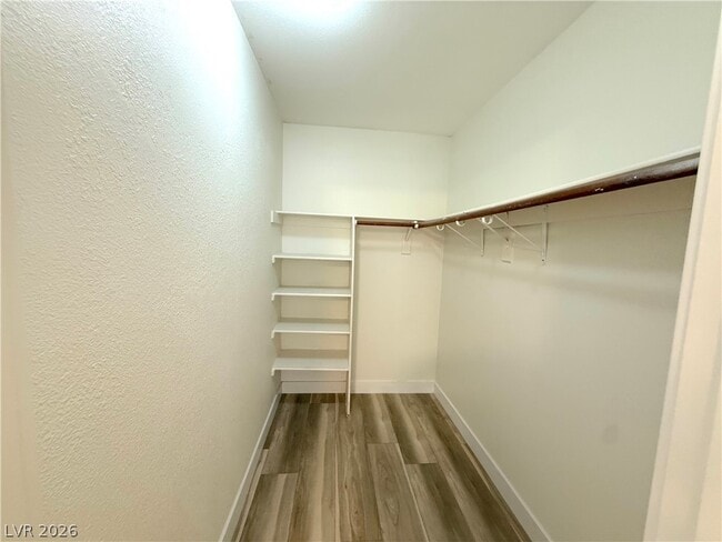 Building Photo - 7100 W Pirates Cove Rd
