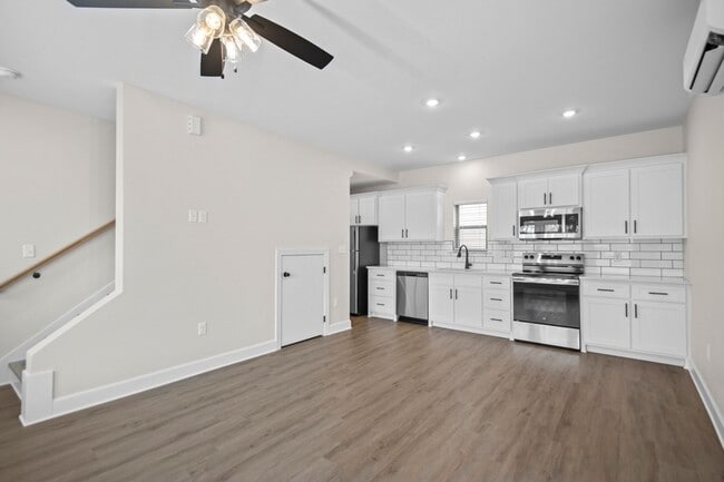 Building Photo - Live on Parker Townhome - Rockwater Village