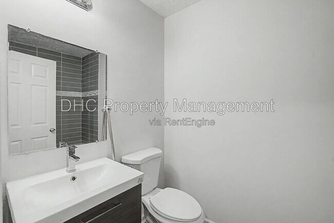 Building Photo - 1167 Hubbard St SW