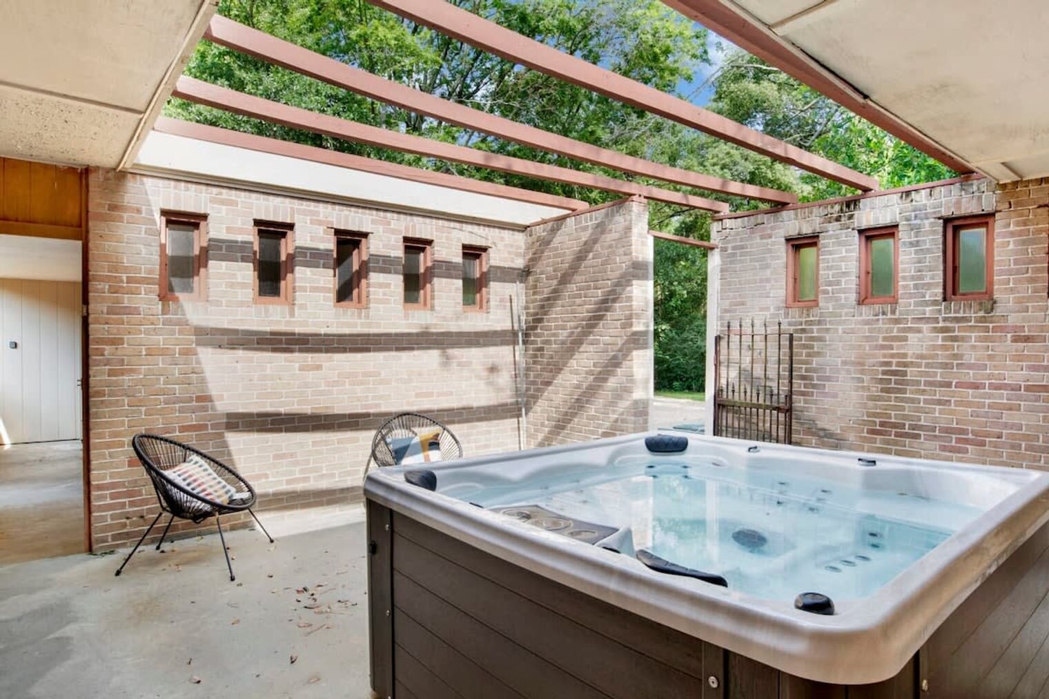 Building Photo - 309 Indian Creek Dr E