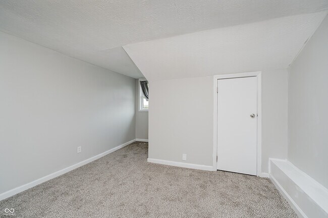 Building Photo - 324 N Tennessee St