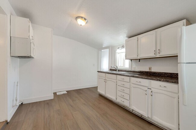 Building Photo - 2962 S 8850 W