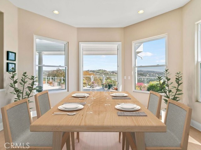 Building Photo - 12 San Remo
