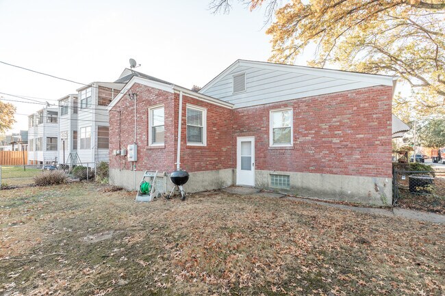 Building Photo - 6061 Potomac St