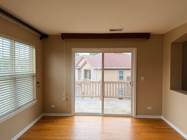 Building Photo - 1873 Crenshaw Cir