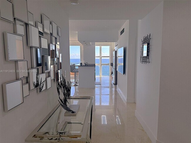 Building Photo - 2080 S Ocean Dr