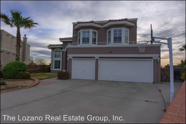Building Photo - 5 br, 3 bath House - 909 Via Descanso Drive