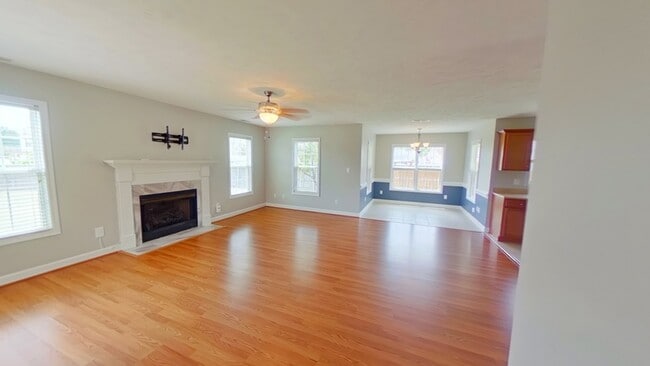 Building Photo - 622 Thorncliff Dr