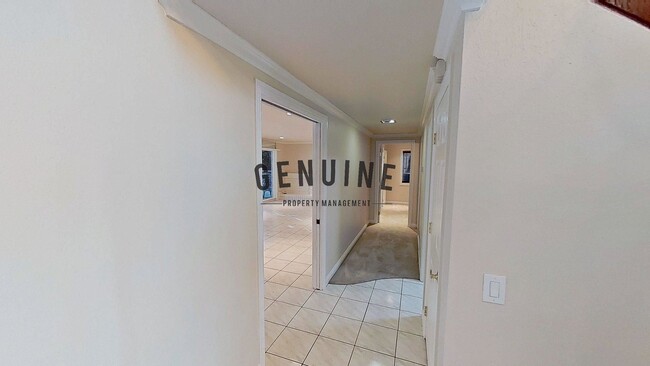 Building Photo - Large 4 Bedroom House with Pebble Bottom Pool - Backyard Oasis!