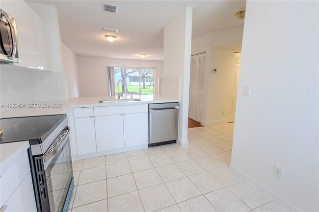 Building Photo - 719 NW 208th Way