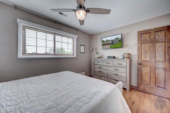 Building Photo - 7215 Larchwood Ln