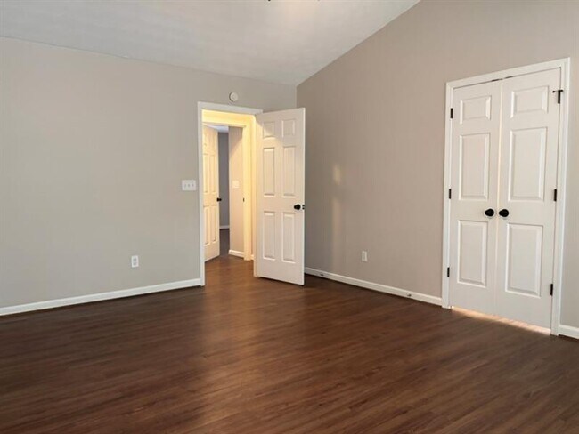 Building Photo - 5110 N Bridges Dr
