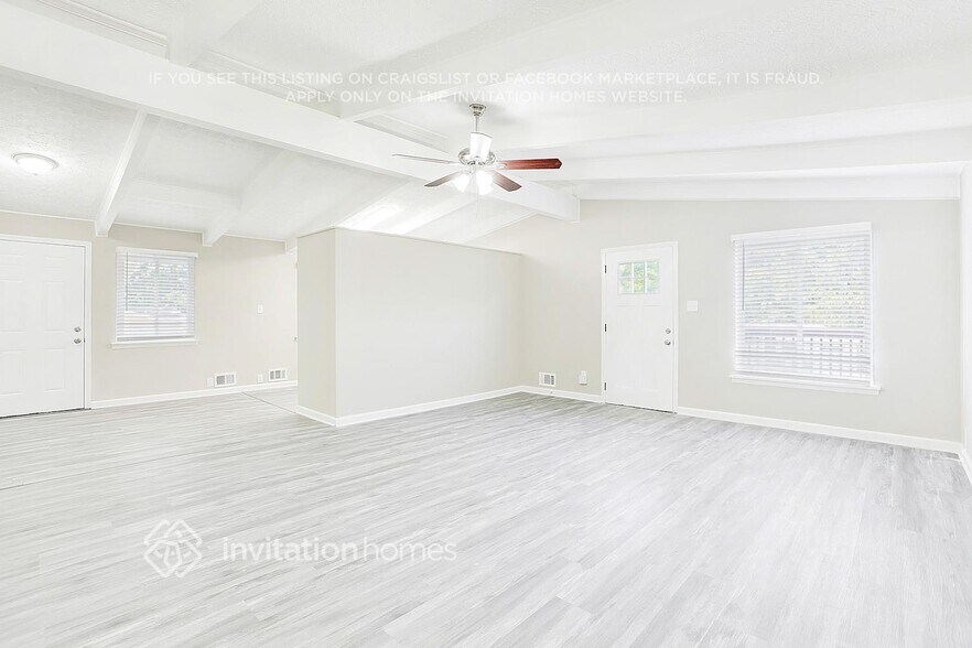 Building Photo - 2996 Horse Shoe Dr