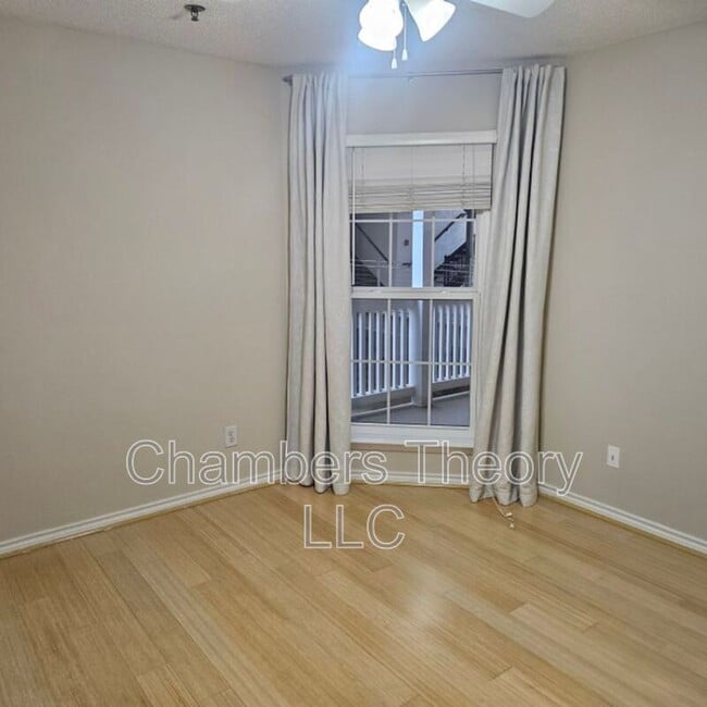 Building Photo - 1504 Lincoln Way