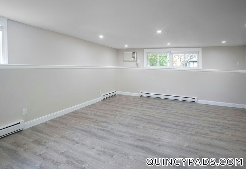 Building Photo - 71 Presidential Dr