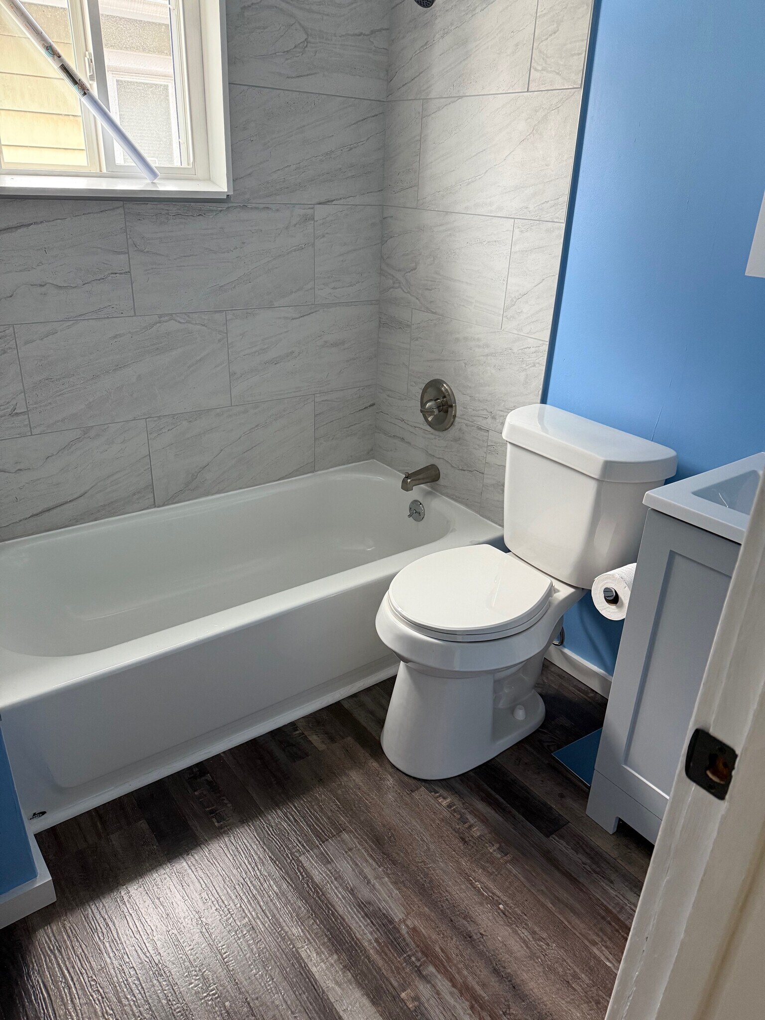 Building Photo - 100 Ladner Ave