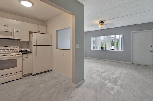 Building Photo - 2200 Springdale Blvd