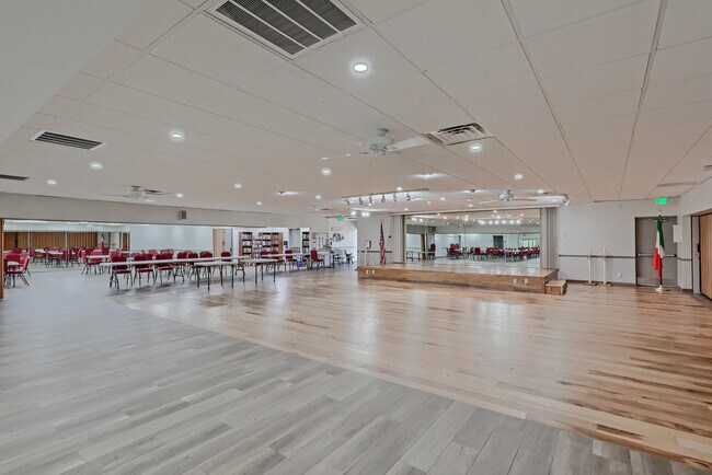 Building Photo - 5250 Las Verdes Cir