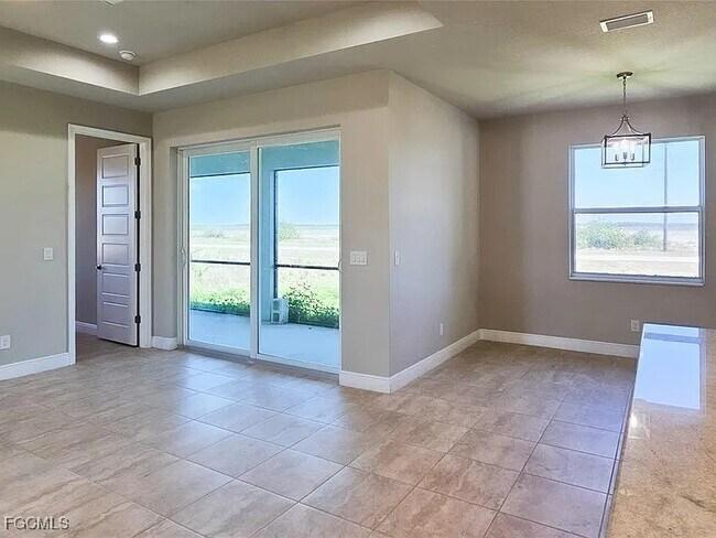 Building Photo - 578 David Cir