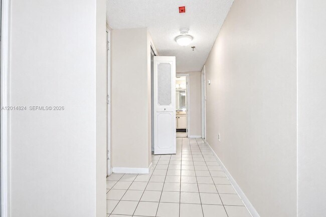 Building Photo - 17890 W Dixie Hwy