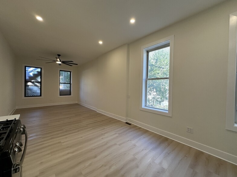 Building Photo - 1324 W Ohio St