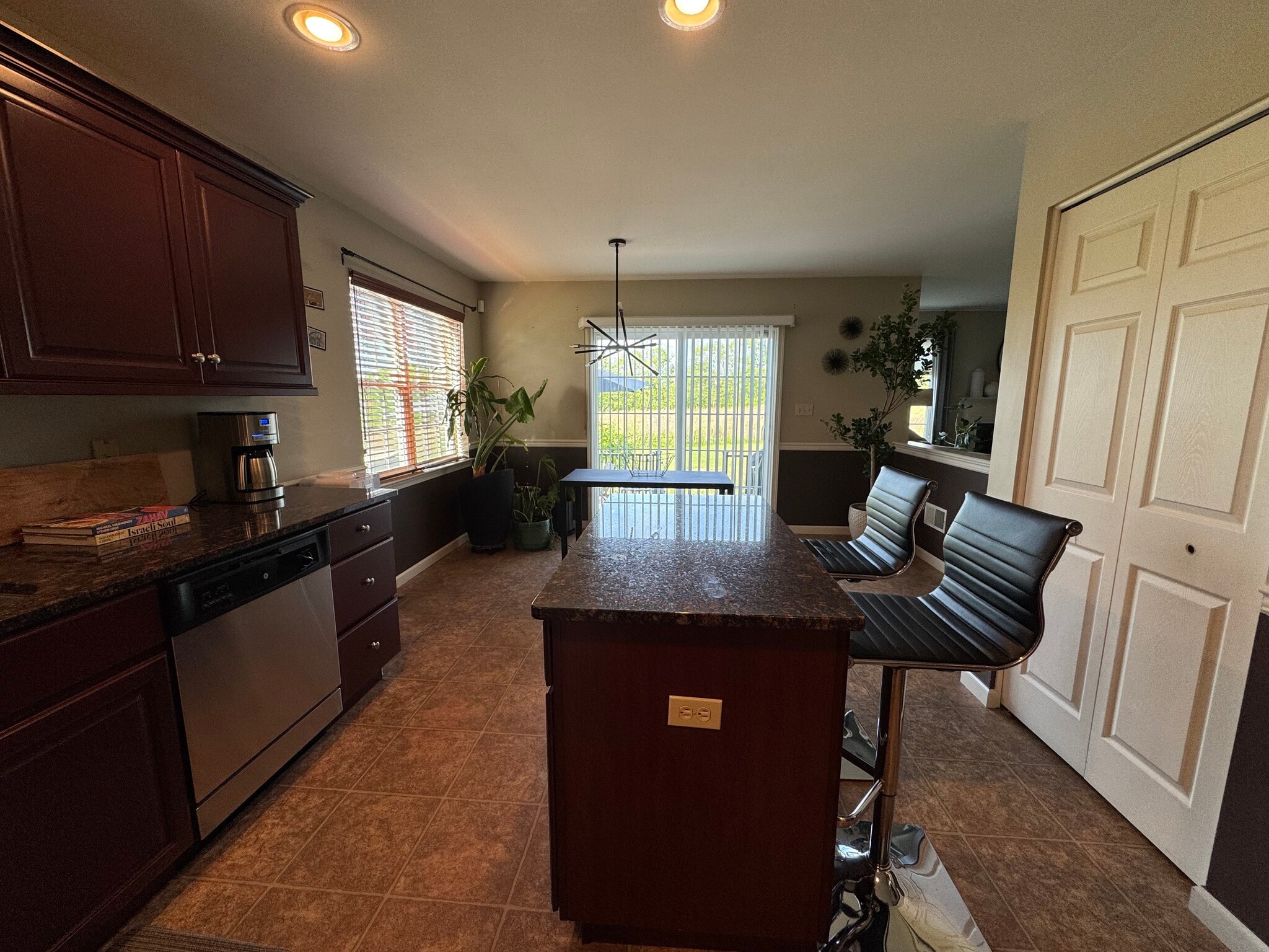 KITCHEN - 1537 Abigail Ln