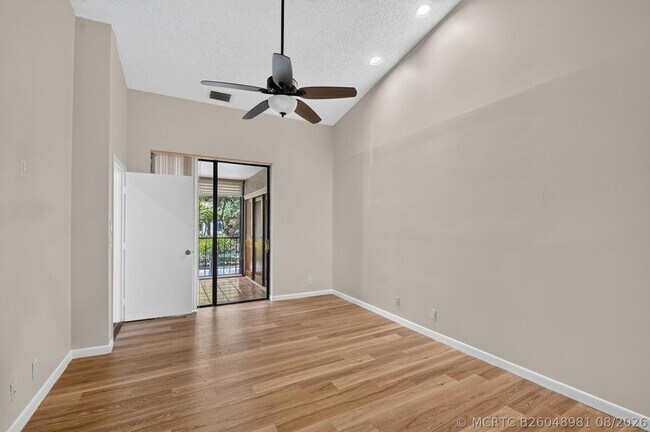 Building Photo - 5451 Verona Dr
