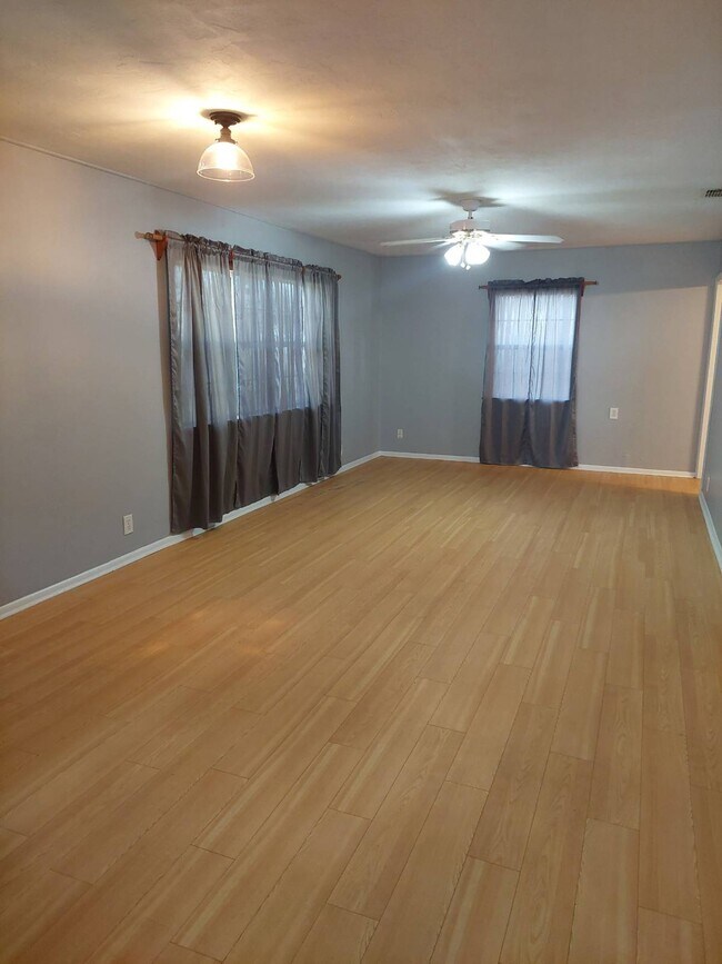 Building Photo - 5041 Tillie Ln