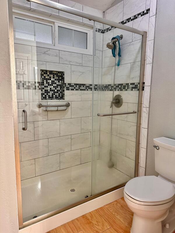 Building Photo - 148 Castlemont Dr