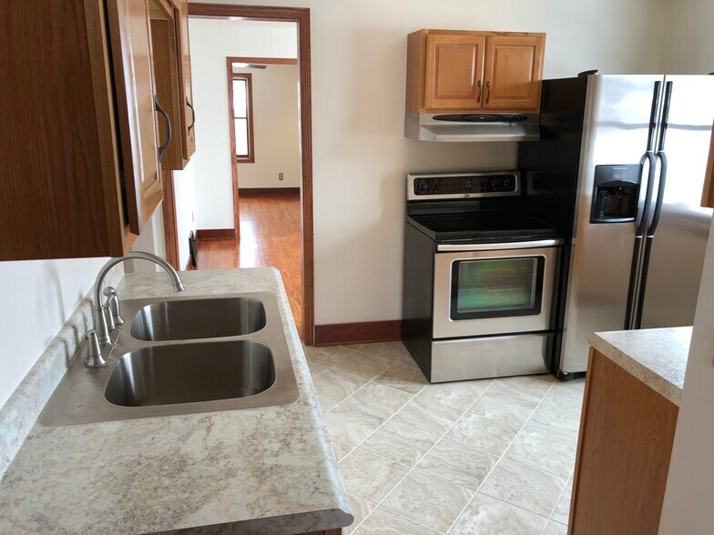 Kitchen - 623 S 60th St