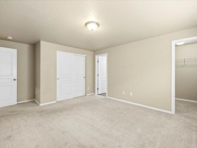 Building Photo - 6416 Three Rivers Dr