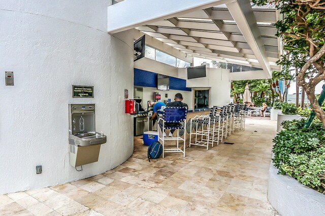 Building Photo - 1717 N Bayshore Dr