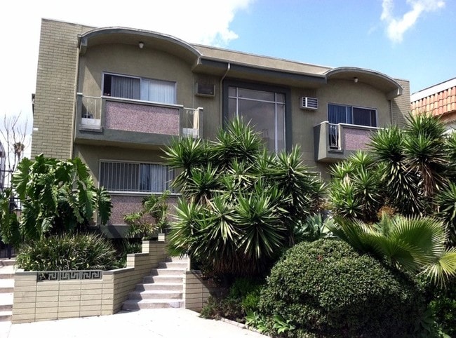 Primary Photo - 229 S Mariposa Ave