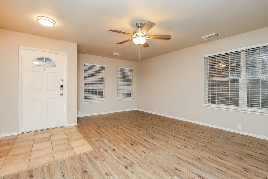 Building Photo - 8227 Ellerston Blvd