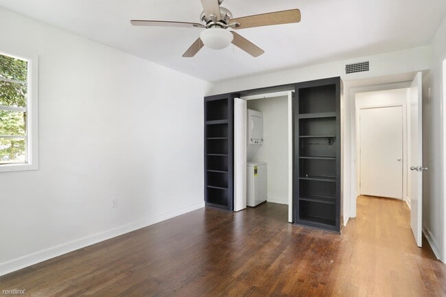 Building Photo - 1 br, 1 bath 4plex - 1021 Monroe Street D