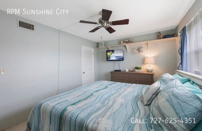 Building Photo - 6161 Gulf Winds Dr