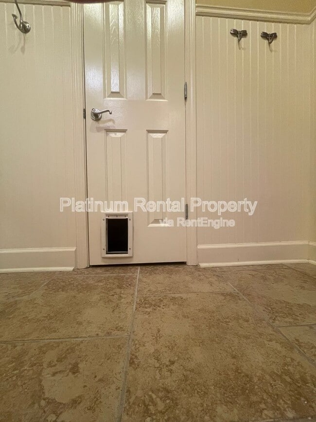 Building Photo - 1460 Wembley Ct NE