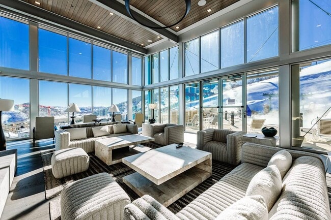 Building Photo - 2752 W High Mountain Rd