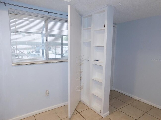 Building Photo - 2420 Winding Creek Blvd