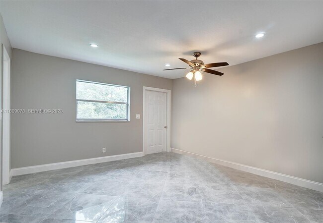 Building Photo - 10131 NW 35th St