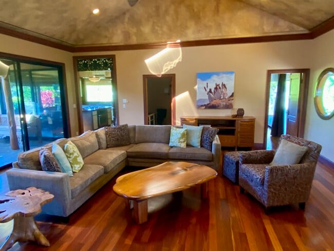 Building Photo - 630 E Kuiaha Rd