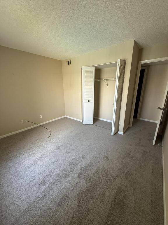 Building Photo - 1627 S Pine Ridge Cir
