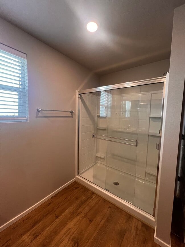 Building Photo - NEW LISTING!! Beautiful New 4 bed/2.5 bath + Loft in an ideal location