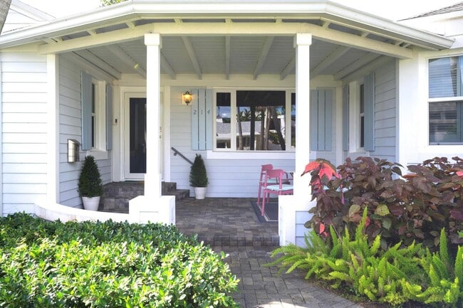 Building Photo - 214 33rd St