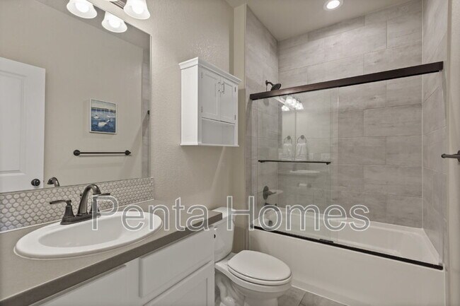 Building Photo - 1708 W 50th St