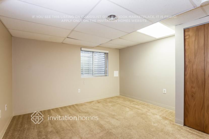 Building Photo - 10051 Shoshone Way